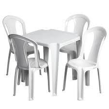 Conjunto Mesa e 4 Cadeiras de Plástico